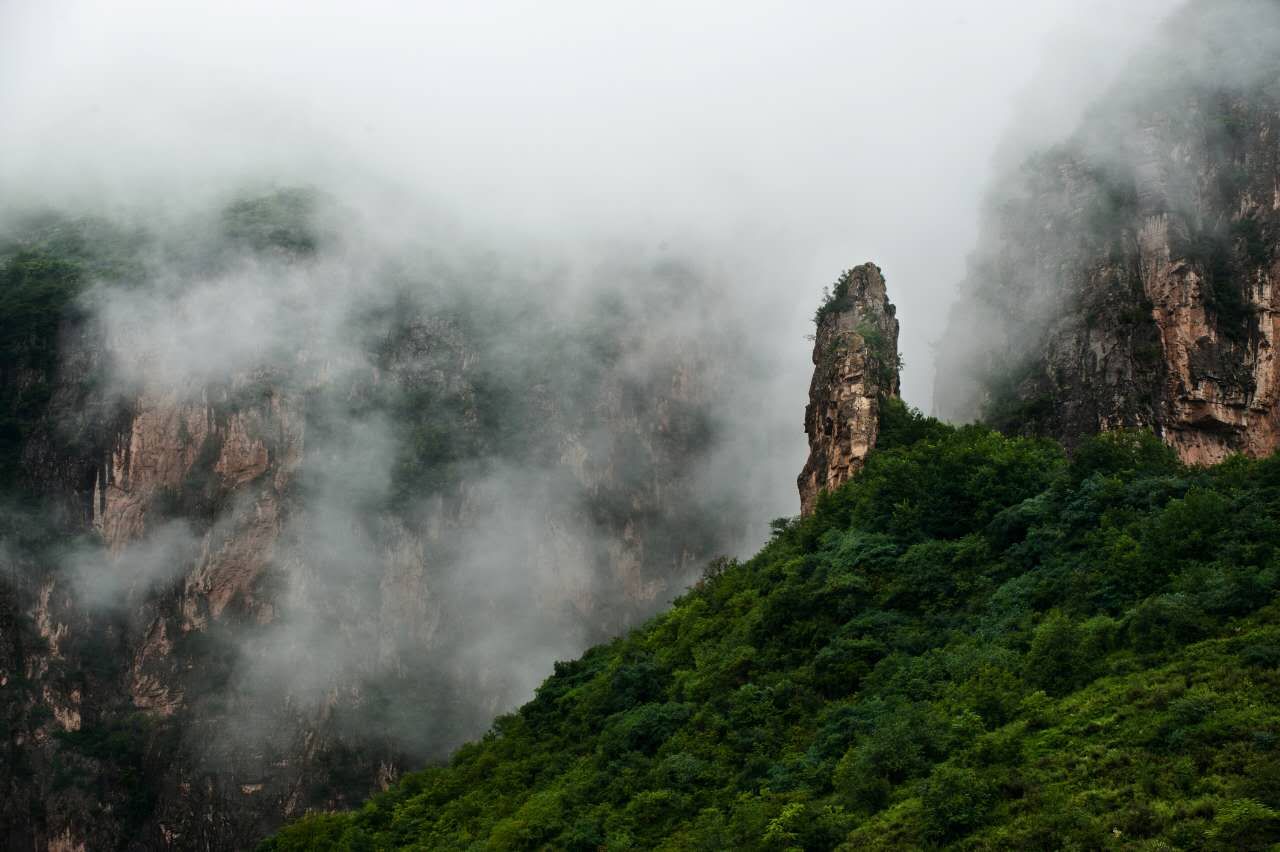 森林密布山河壮丽
